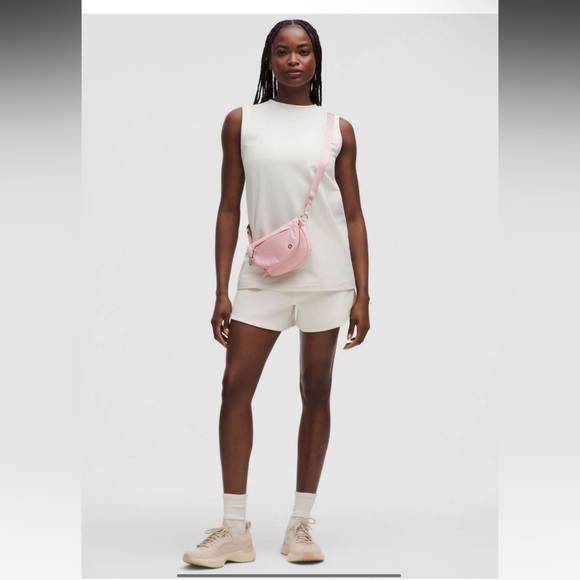 NWT Lululemon All Night Festival Bag *Micro 2L / Pink Haze / Gold - Picture 4 of 4